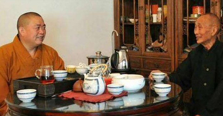 Thích Vĩnh Tín là đệ tử của Hác Thích Trai Thích Vĩnh Tín cùng Hác Thích Trai