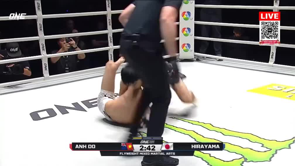 Viet Anh Do đánh bại võ sĩ Nhật Bản Viet Anh Do ra đòn chớp nhoáng hạ gục Ryo Hirayama