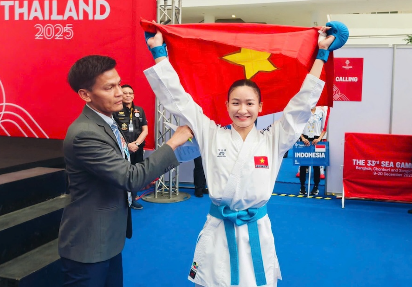 Mỹ Tâm mang về HCV đầu tiên cho TTVN trong ngày 13/12. Mỹ Tâm giành huy chương vàng